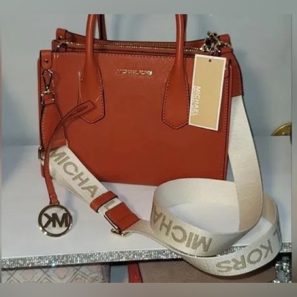 Meet your Posher, Lady O of Olegacy Fashions🤗 - Picture 11 of 15